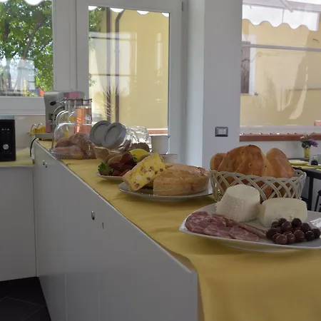 Tonyco Bed & Breakfast 4*